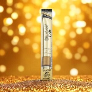 Relove by Revolution Glow Up Liquid Highlighter- Heaven Sent